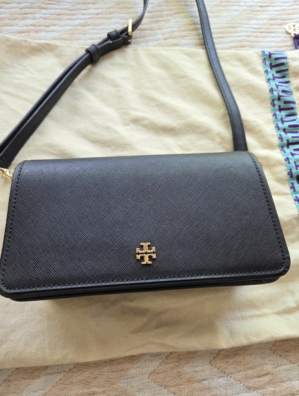 Tory Burch Emerson Black Saffiano Mini Crossbody Purse Bag Clutch